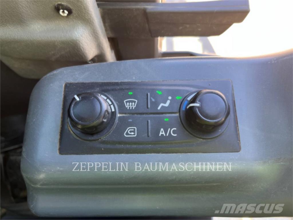 Doosan DX63-3 大型油圧ショベル12t以上（パワーショベル・ユンボ）