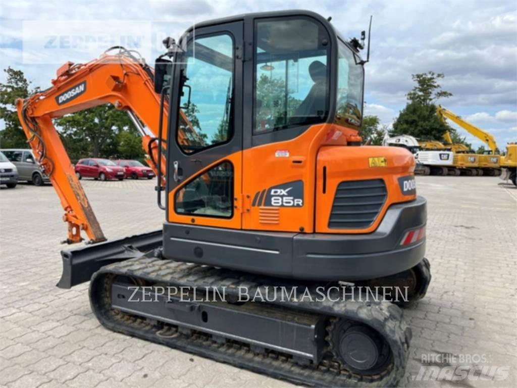 Doosan DX85R-3 大型油圧ショベル12t以上（パワーショベル・ユンボ）