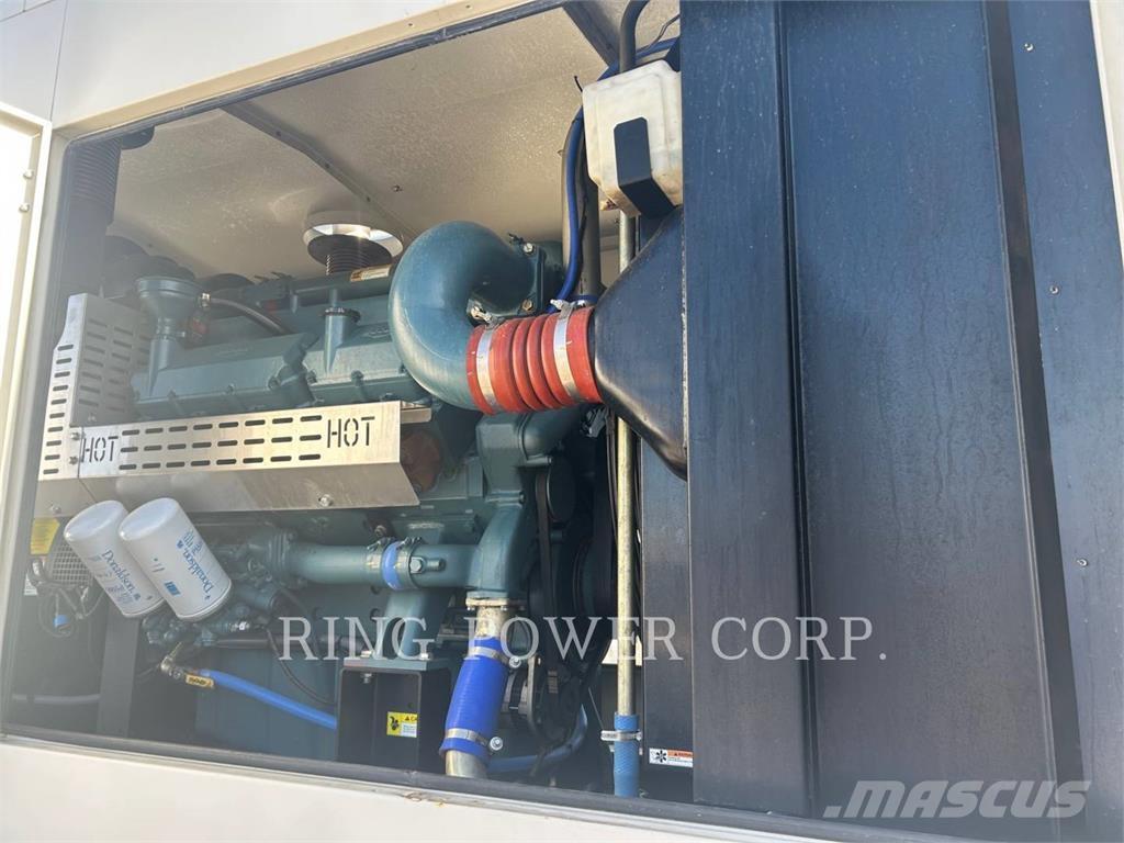 Doosan P180FE 産業用エンジン