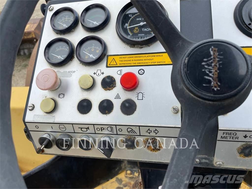 Dynapac CA251D ソイルコンパクター