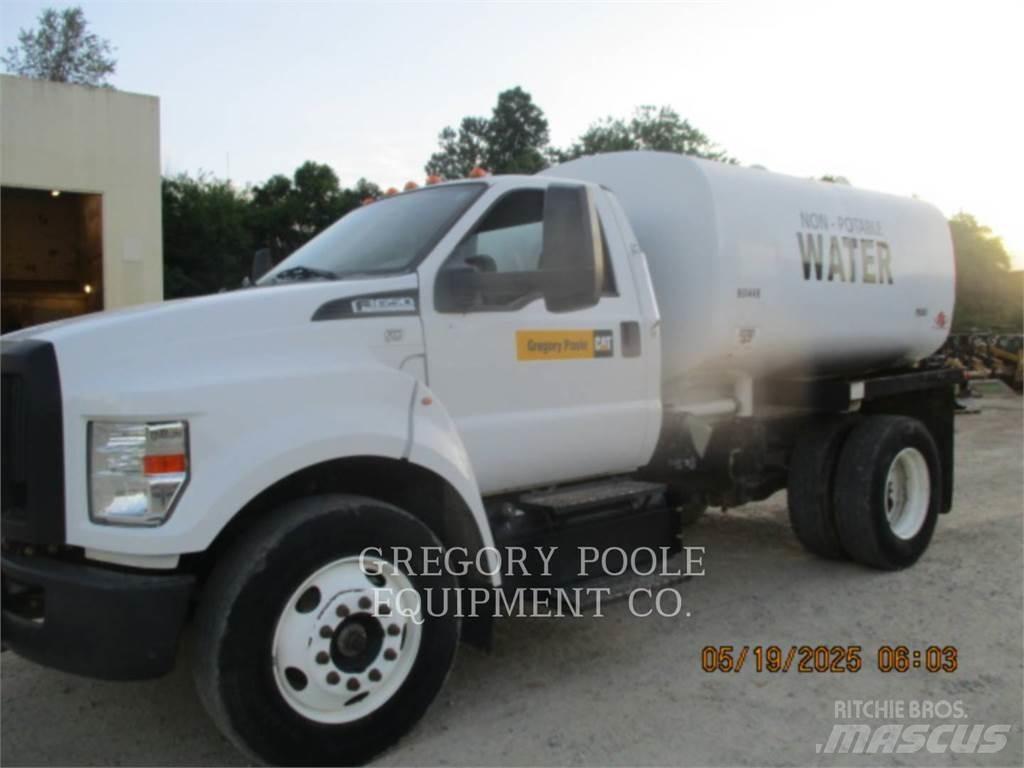Ford F650 タンカートラック