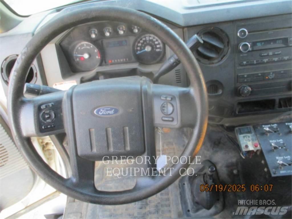 Ford F650 タンカートラック