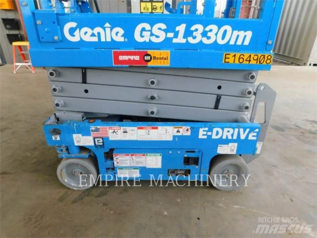 Genie GS1330 ブームリフト　屈伸型