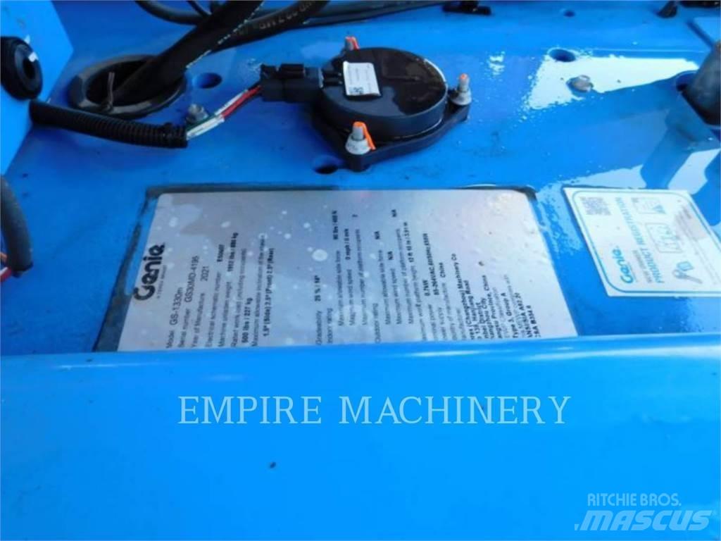 Genie GS1330 ブームリフト　屈伸型