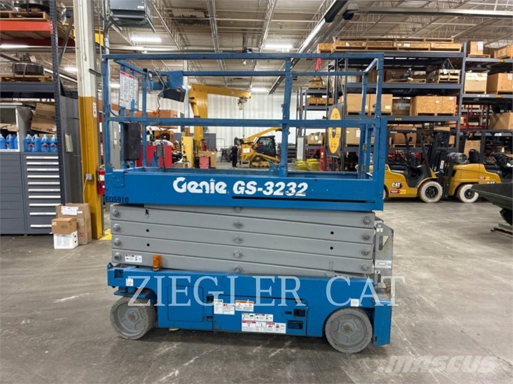 Genie GS3232 シザースリフト