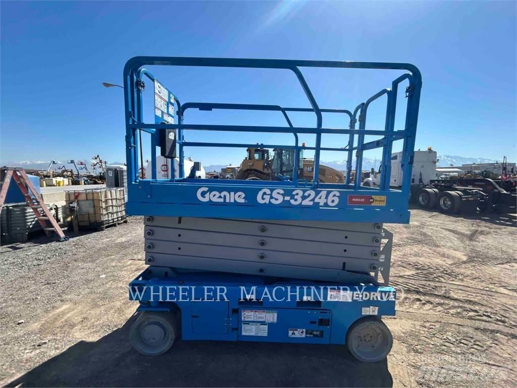 Genie GS3246 シザースリフト