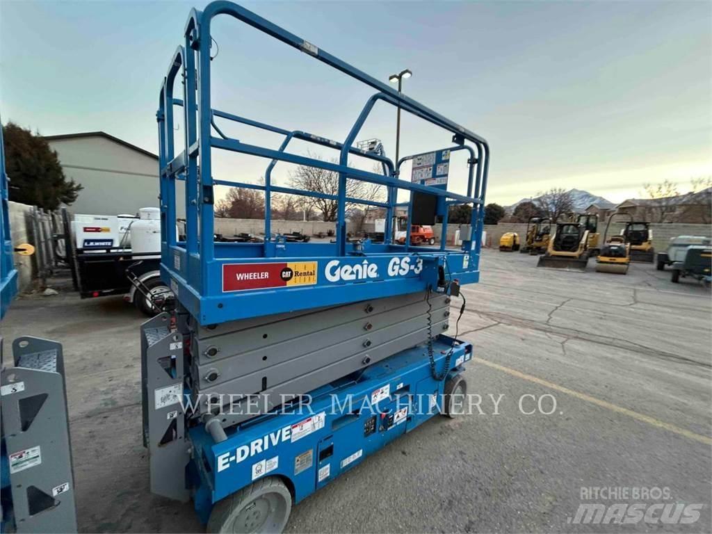 Genie GS3246 シザースリフト