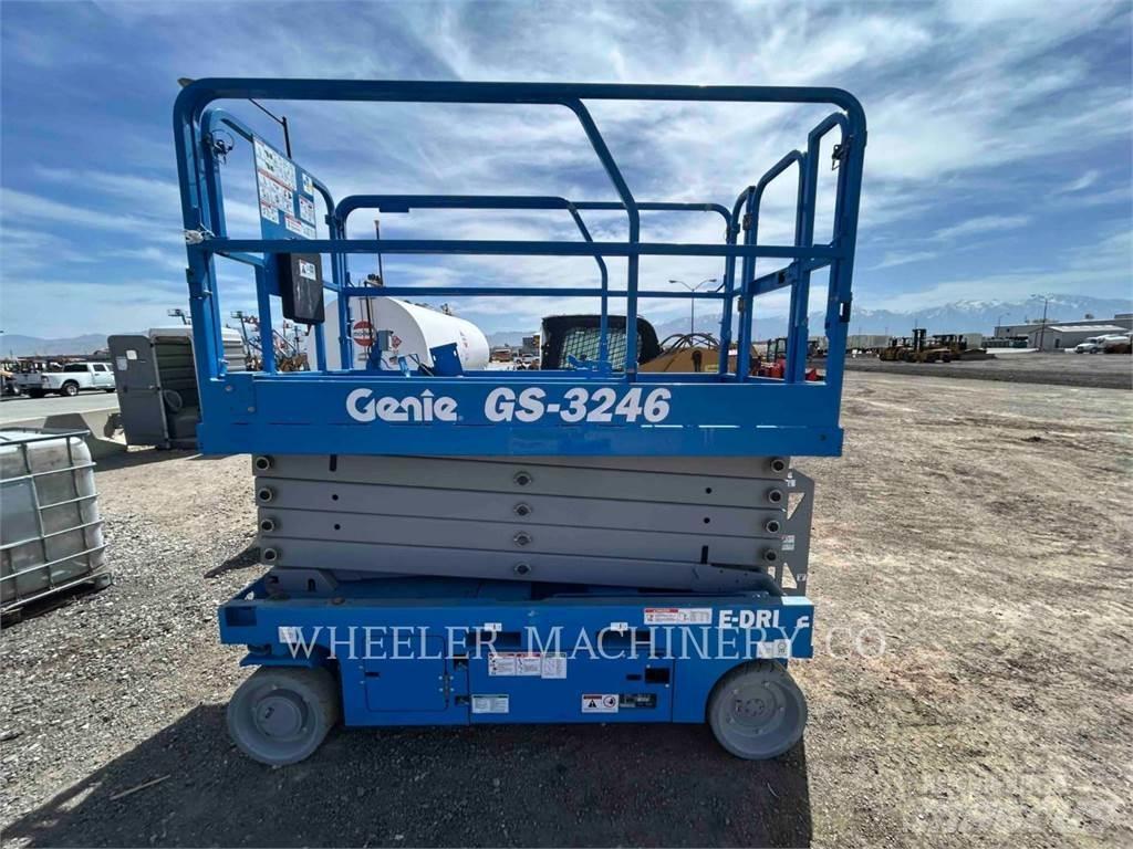 Genie GS3246 シザースリフト