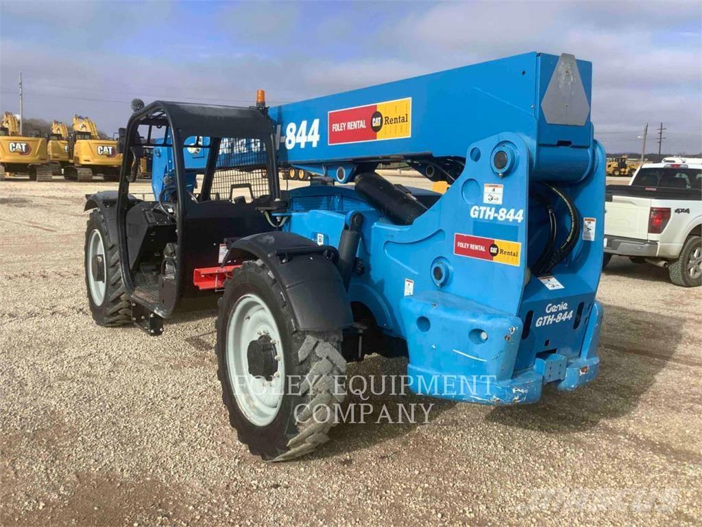 Genie GTH844DO テレスコーピックハンドラー