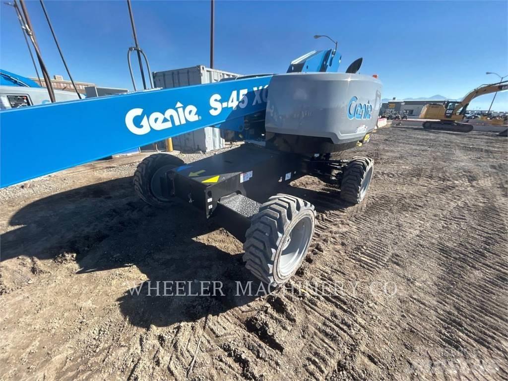 Genie S45XC ブームリフト　屈伸型
