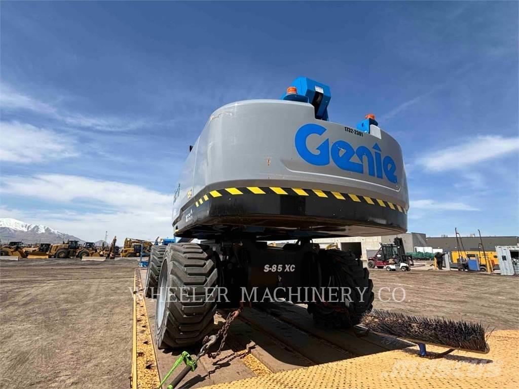 Genie S85XC ブームリフト　屈伸型