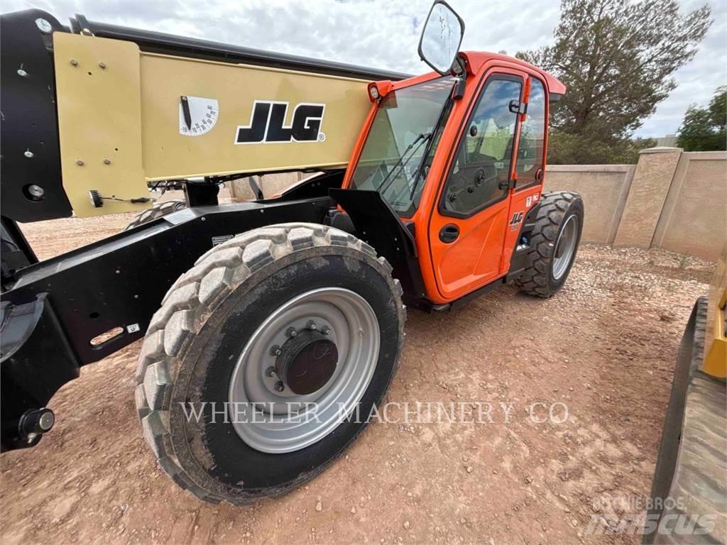 JLG 1055 テレスコーピックハンドラー