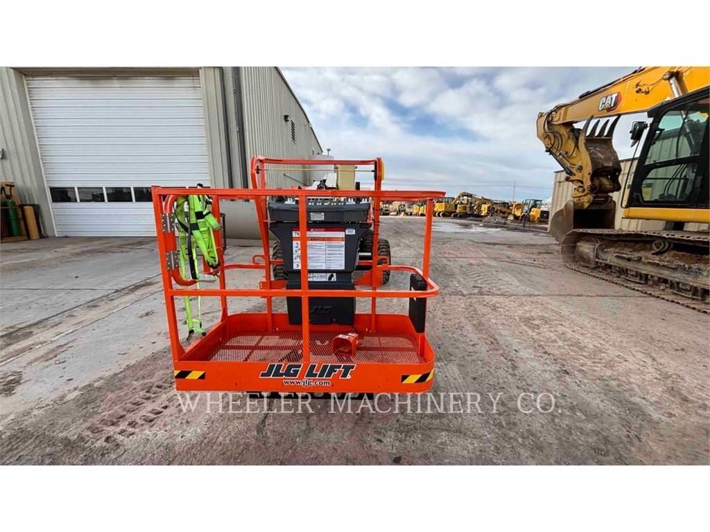 JLG 340AJ ブームリフト　屈伸型