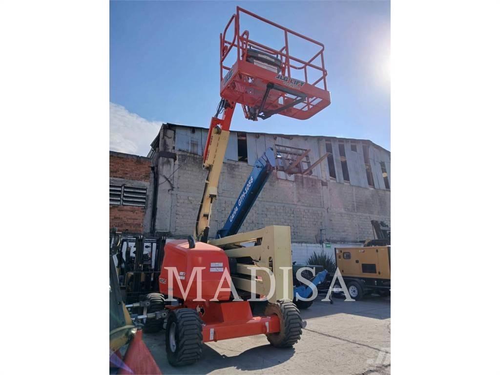 JLG 450AJ 4WD ブームリフト　屈伸型