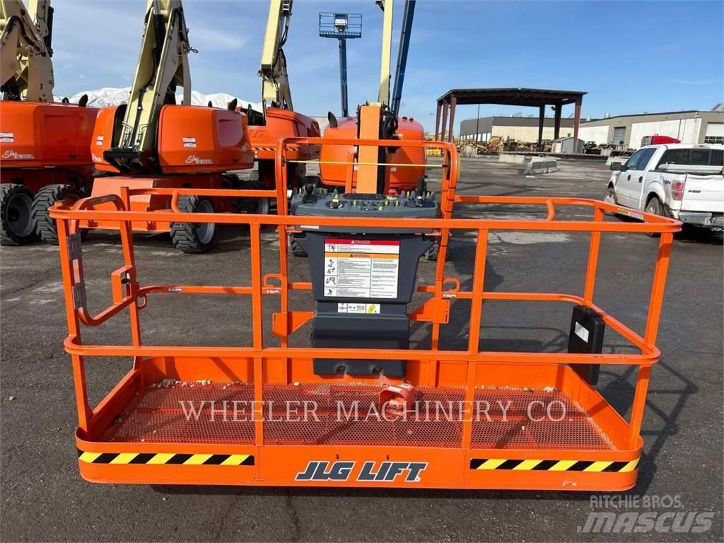 JLG 460SJ ブームリフト　屈伸型
