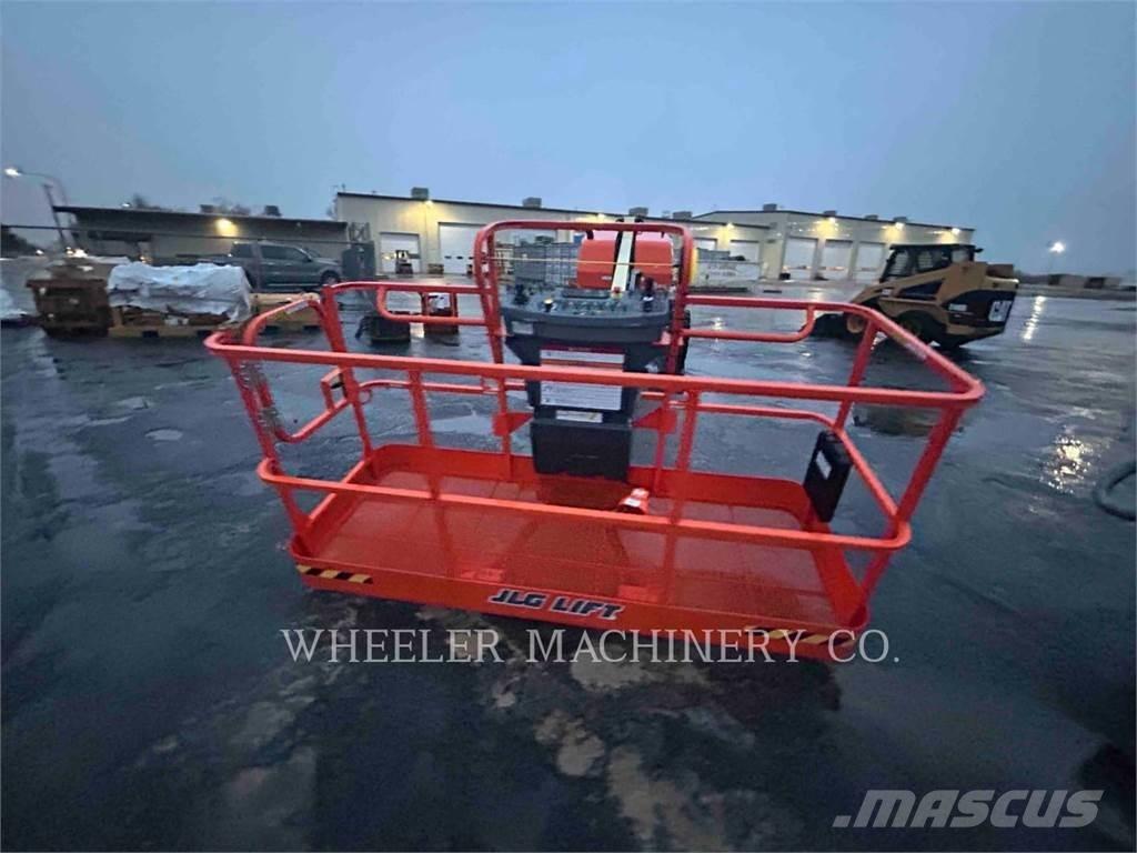 JLG 460SJ SP ブームリフト　屈伸型