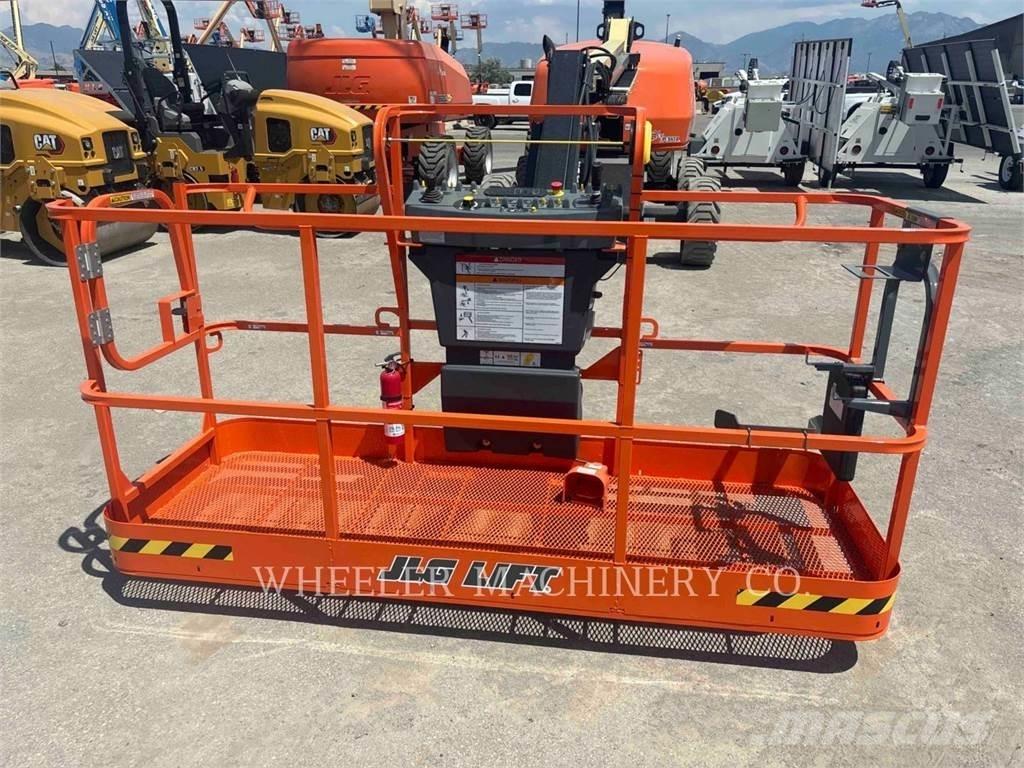 JLG 460SJ SP ブームリフト　屈伸型