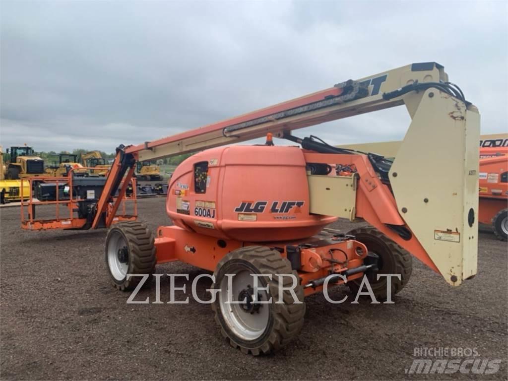 JLG 600AJ ブームリフト　屈伸型