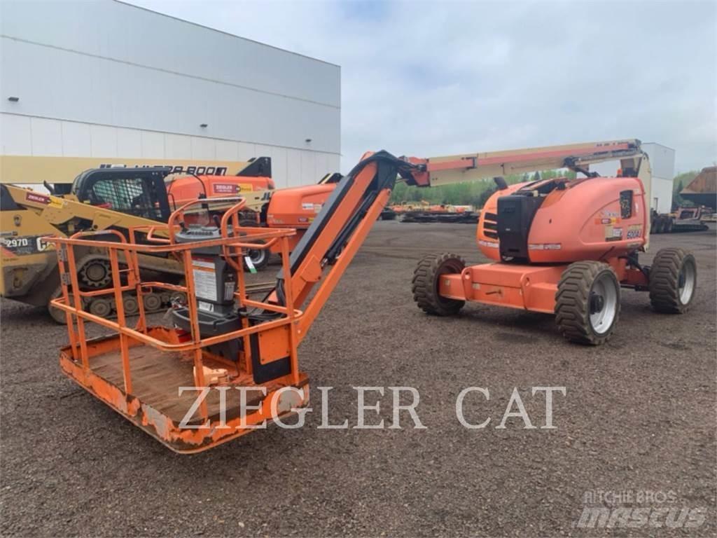 JLG 600AJ ブームリフト　屈伸型
