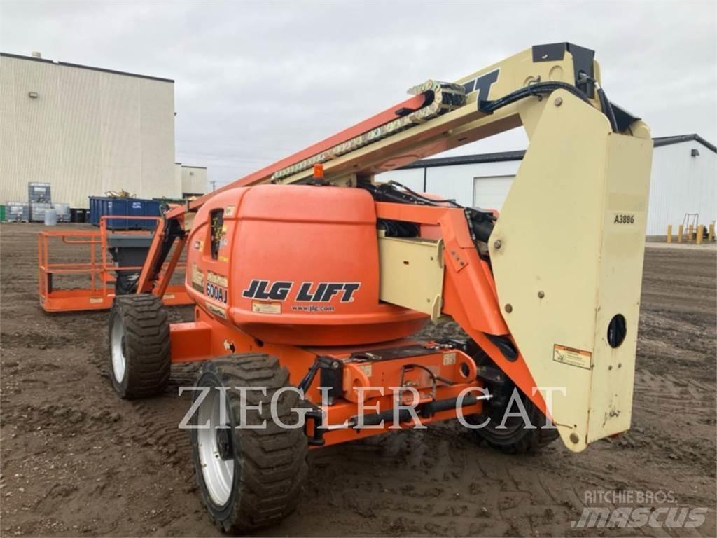 JLG 600AJ ブームリフト　屈伸型