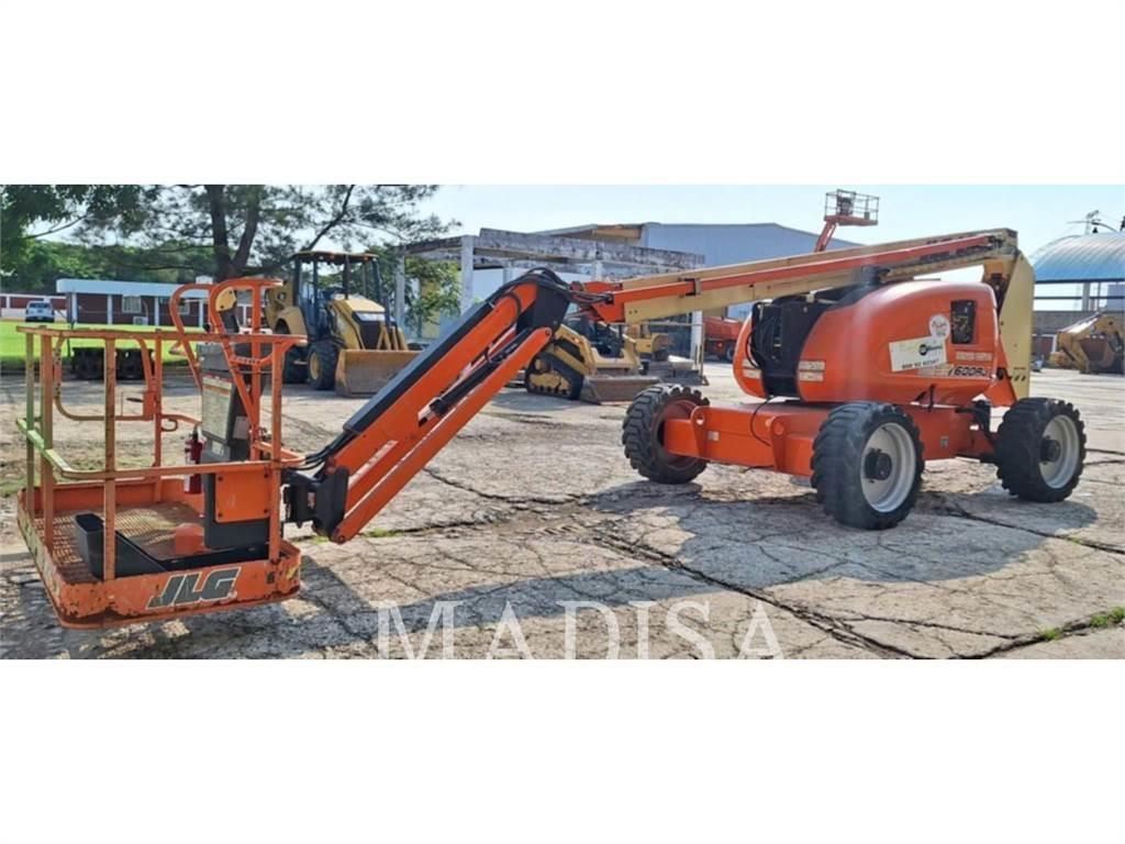 JLG 600AJ ブームリフト　屈伸型