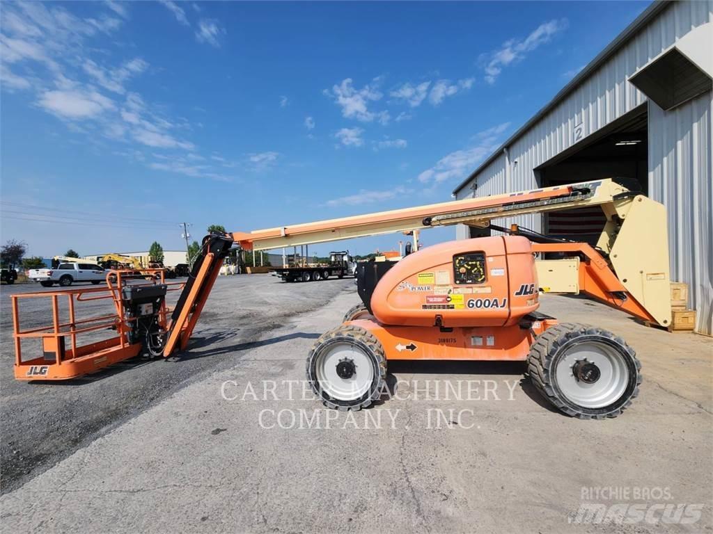 JLG 600AJ ブームリフト　屈伸型