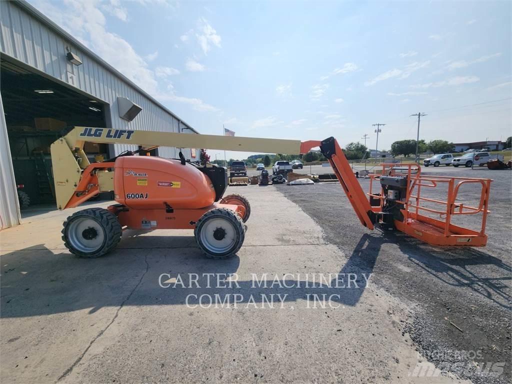 JLG 600AJ ブームリフト　屈伸型
