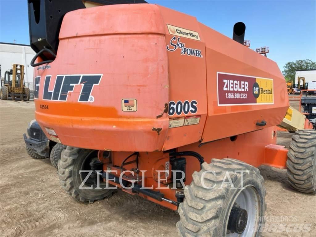 JLG 600S ブームリフト　屈伸型