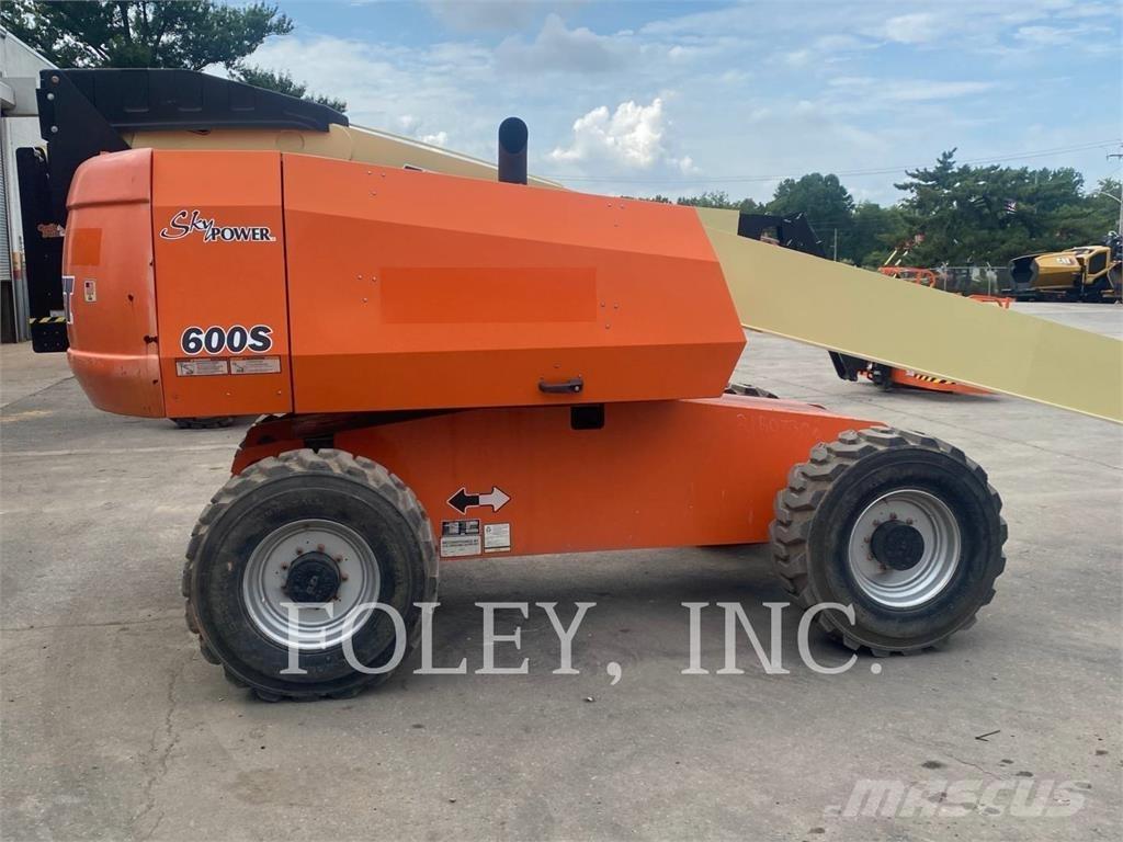 JLG 600S ブームリフト　屈伸型
