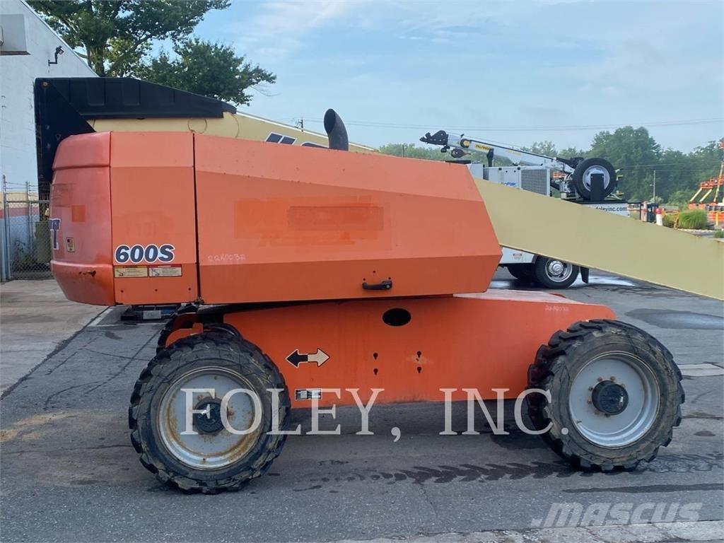 JLG 600S ブームリフト　屈伸型