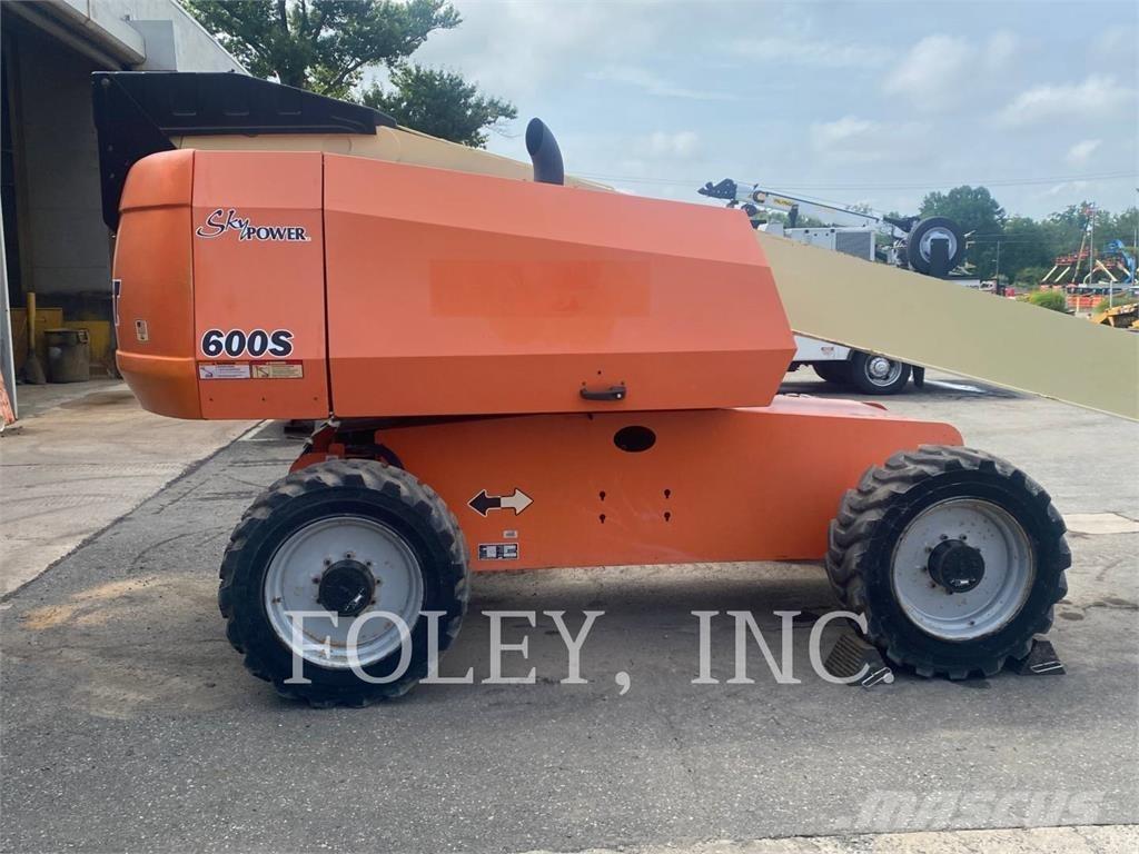 JLG 600S ブームリフト　屈伸型