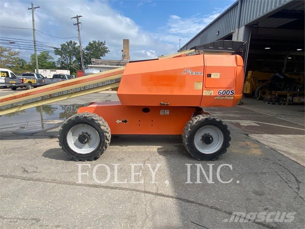 JLG 600S ブームリフト　屈伸型