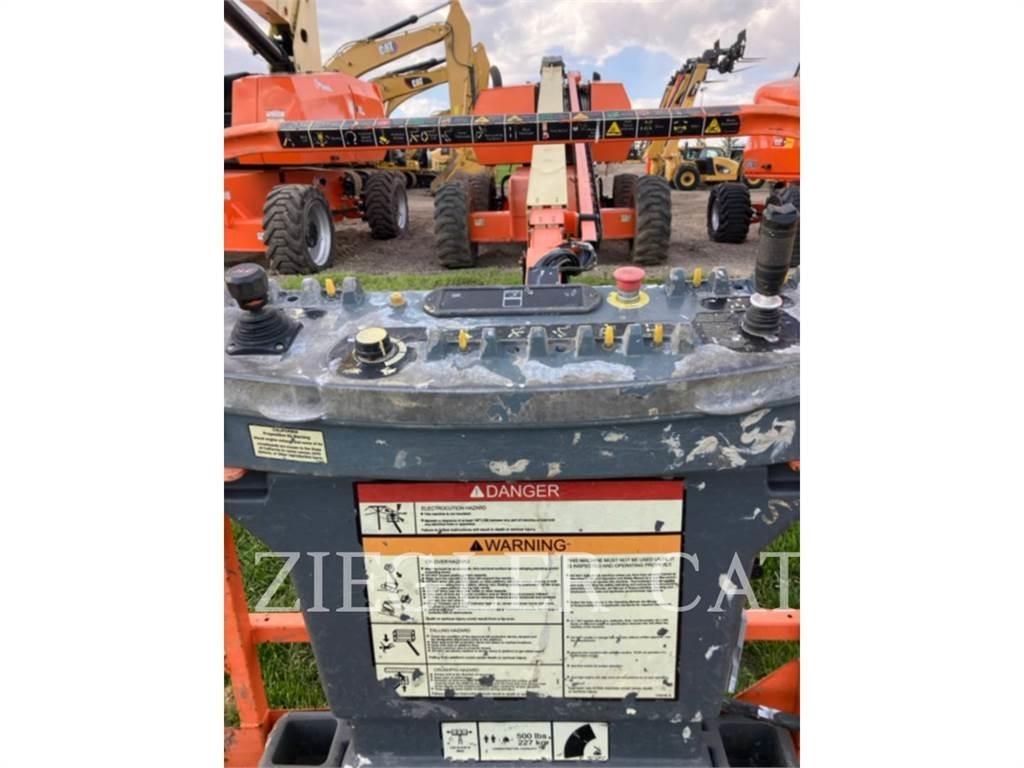 JLG 660SJ ブームリフト　屈伸型
