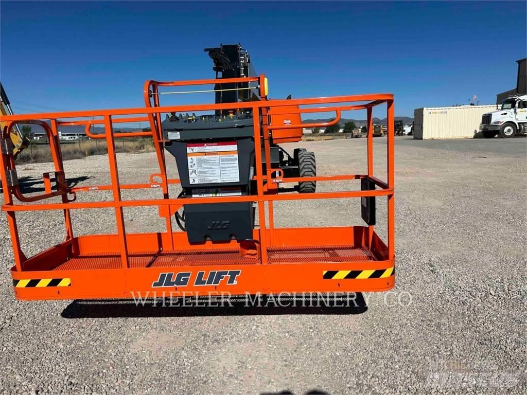JLG 660SJ ブームリフト　屈伸型