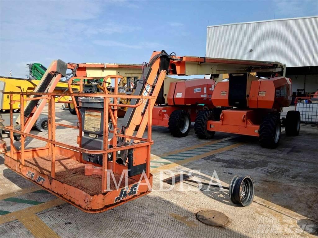 JLG 800 AJ ブームリフト　屈伸型