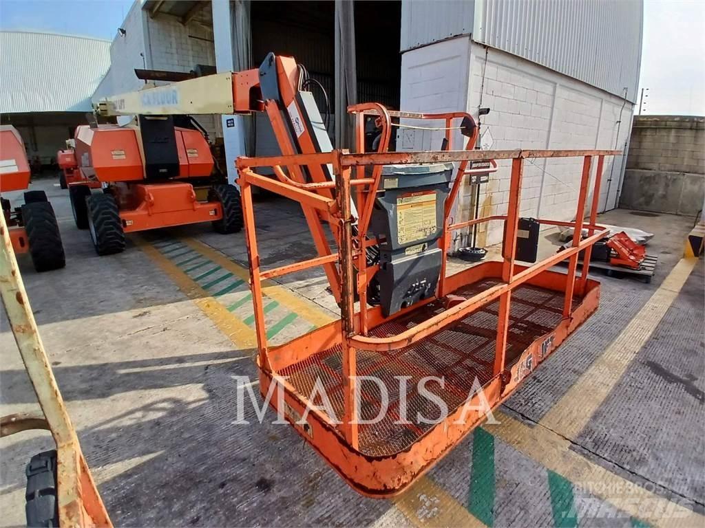 JLG 800 AJ ブームリフト　屈伸型