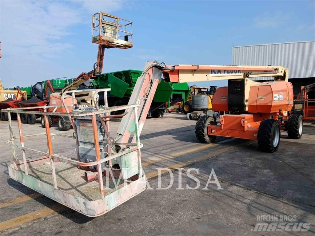 JLG 800 AJ ブームリフト　屈伸型