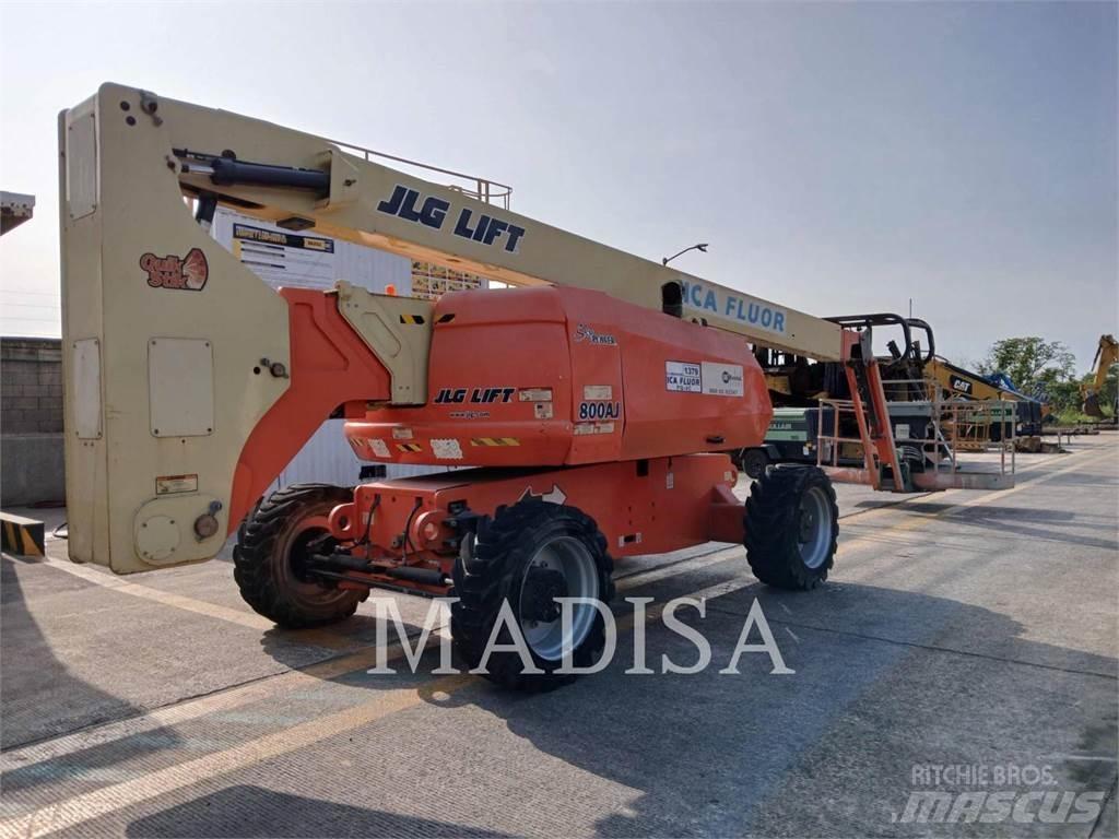 JLG 800 AJ ブームリフト　屈伸型