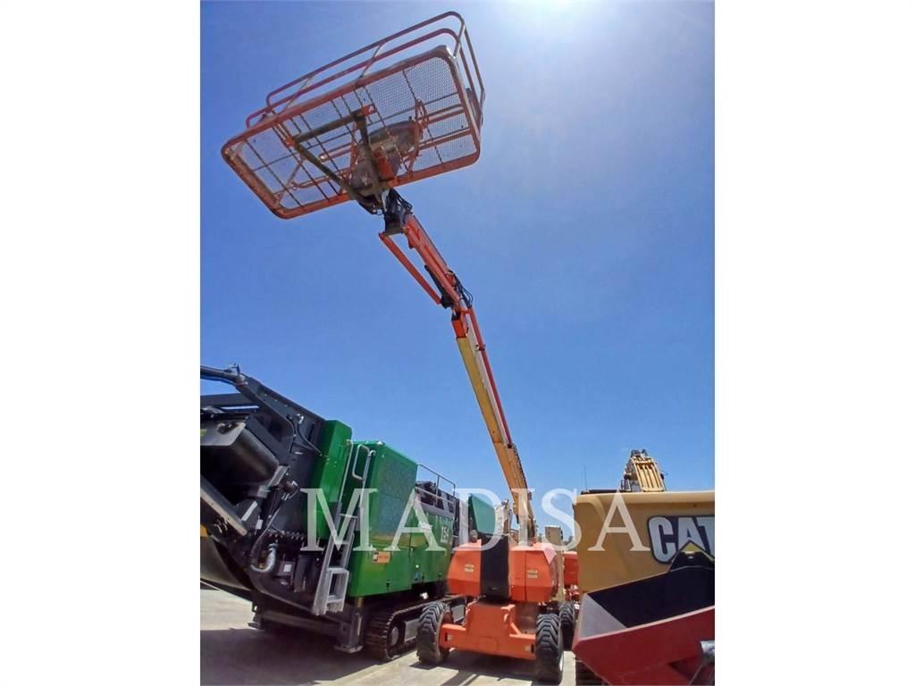 JLG 800 AJ ブームリフト　屈伸型