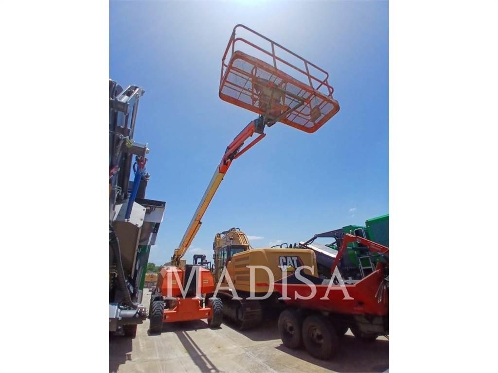 JLG 800 AJ ブームリフト　屈伸型