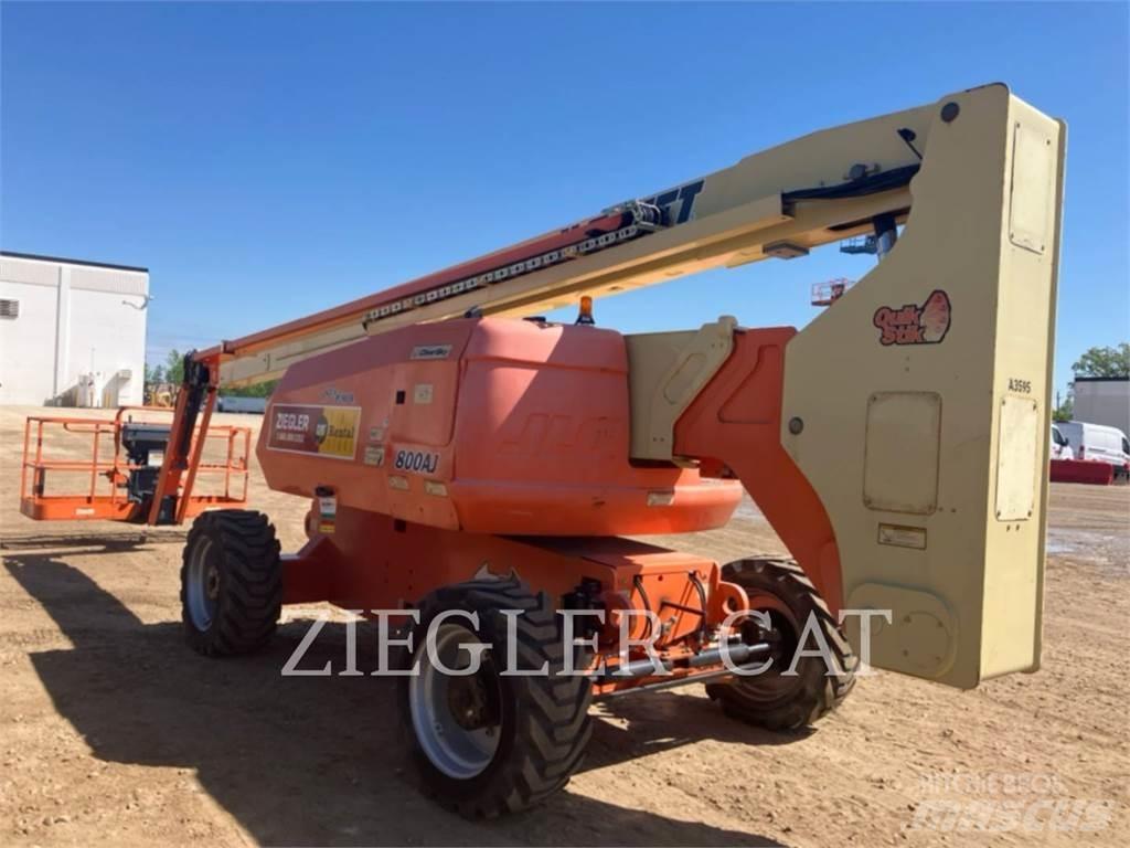 JLG 800AJ ブームリフト　屈伸型