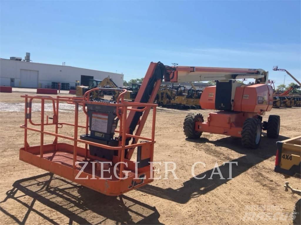 JLG 800AJ ブームリフト　屈伸型