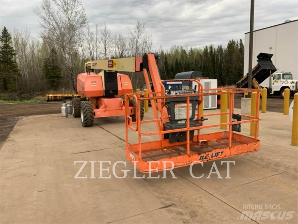 JLG 800AJ ブームリフト　屈伸型