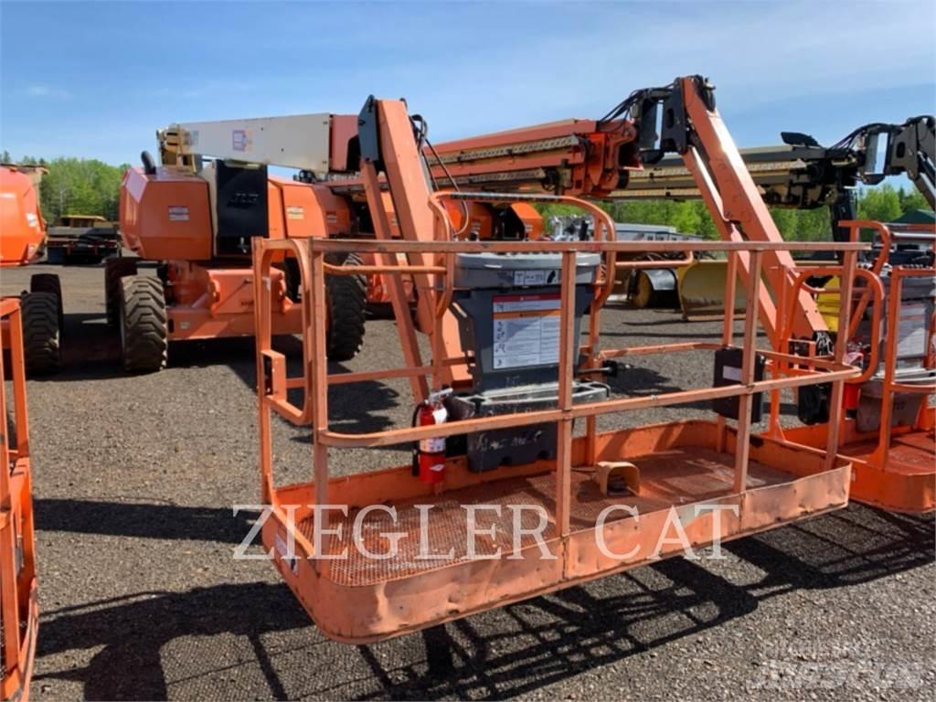 JLG 800AJ ブームリフト　屈伸型