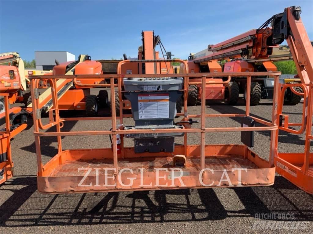 JLG 800AJ ブームリフト　屈伸型