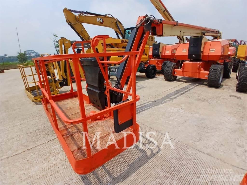 JLG 800AJ ブームリフト　屈伸型