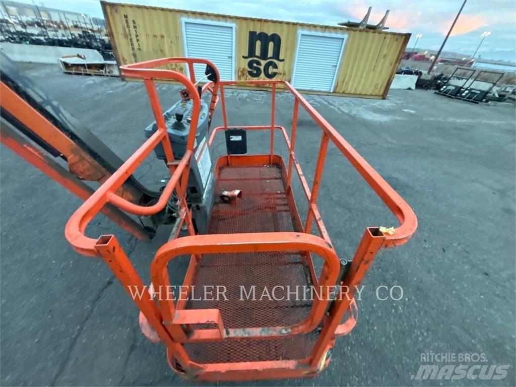 JLG 860SJ ブームリフト　屈伸型
