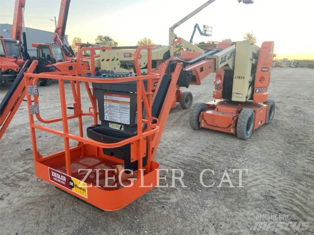JLG E300AJP ブームリフト　屈伸型