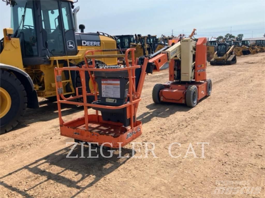 JLG E300AJP ブームリフト　屈伸型