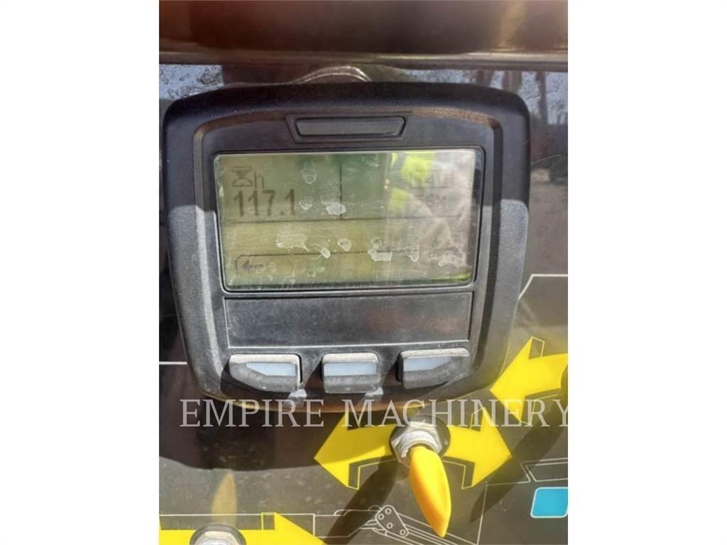 JLG E300AJP ブームリフト　屈伸型